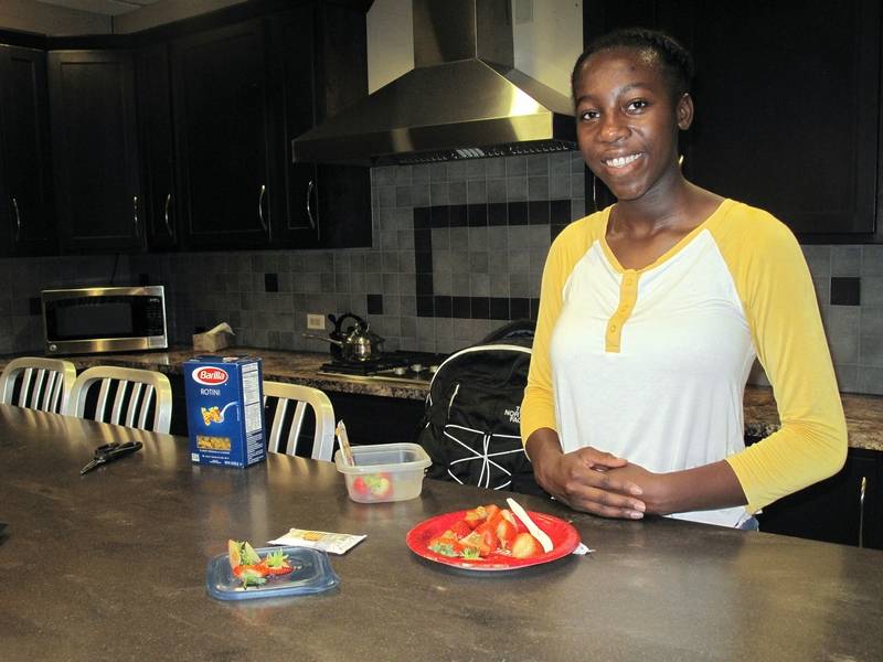 Naperville Student Offers Healthy Lessons for Phone-Toting Teens